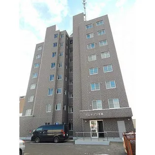 パレメゾン平岡【105号室】の外観