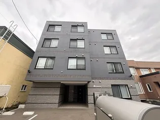 ラグジースペース南郷【3階】の外観