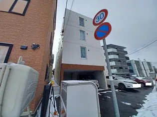 ブルーイング平岸【2階】の外観