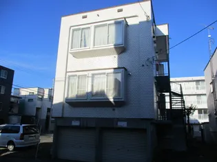 プラムコート菊水【3階】の外観