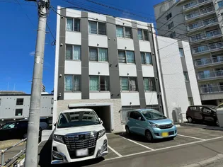 PINE HILLS中の島【1階】の外観