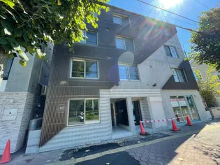 キングハウス学園前【3階】の外観