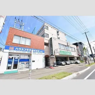 真栄ビル【301号室号室】の外観