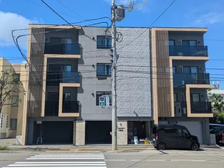 カレラ学園前【4階】の外観