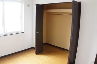 レオパレスプレミール【104号室】の居間
