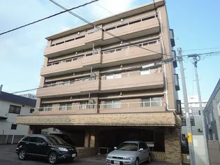 ロワイヤルハイム山鼻【2階】の外観