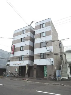 ティアラTRIPLEONEDEM【405号室】の外観