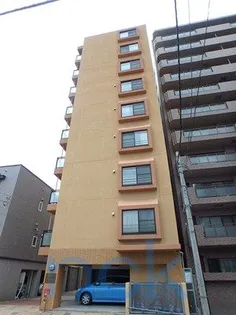 ナンディーヌトレーズの画像