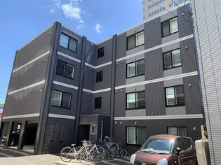 レグザ山鼻【4階】の外観