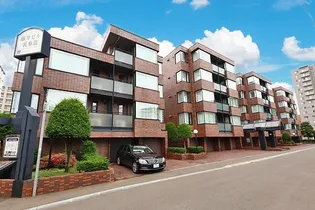 藤井ビル裏参道【5階】の外観