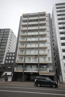 ゾネ医大キャンパス前【7階】の外観