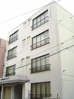 アパートメントアーバン【4階】の外観