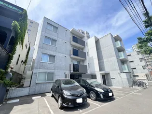 ブランシャール円山医大前【3階】の外観