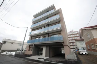 ル・コルヌイエ山鼻(LE CORNOUILLER YAMAHAN【3階】の外観