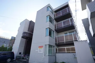 ルピナス宮の森の画像