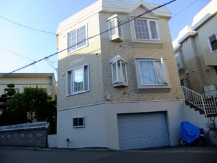 ホワイトイマージュ麻生A【3号室】の外観