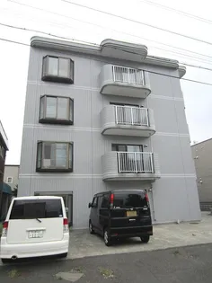 グラン・ドムール【3階】の外観