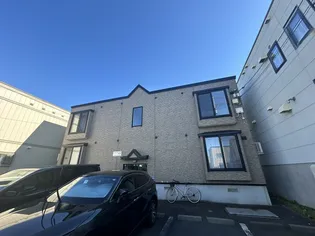 コートスプリングス元町【102号室】の外観