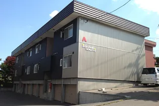 鈴真ハイツA棟【302号室】の外観