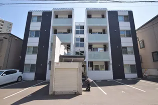 モルティーニ宮の森の画像