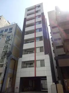 カレラ近代美術館前の画像