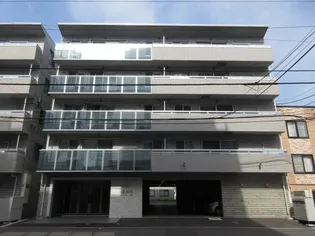 GLASS山鼻EAST【5階】の外観