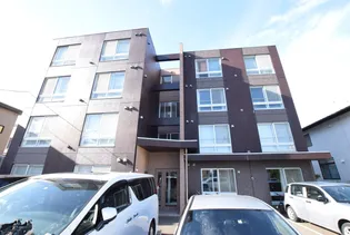 イーシティ山鼻【3階】の外観