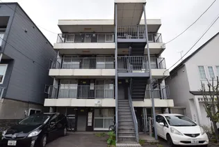 ラフォーレ宮の森【3階】の外観