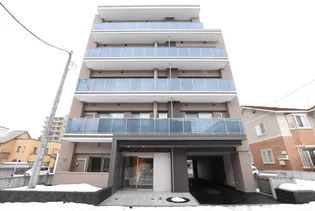 ル・コルヌイエ山鼻(LE CORNOUILLER YAMAHAN【3階】の外観