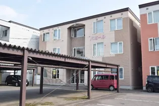 パミール【2階】の外観