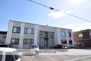 With court1・3【2階】の外観