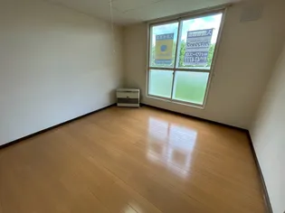 コートハウス愛宕B【2階】の居間