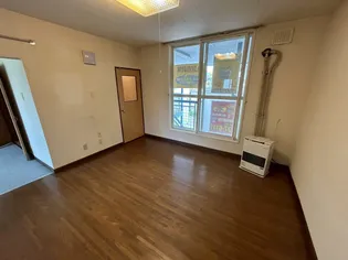 コートハウス愛宕B【210号室】の居間