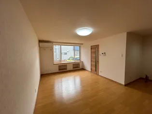 カリーナ【1階】の居間