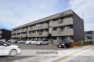 エスティ三番舘1号館【1階】の外観