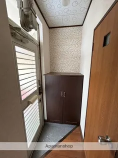 ジュネス7.3【2階】の玄関