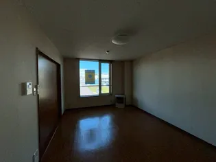 パミール【206号室】の居間