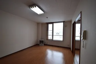 パミール【201号室】の居間