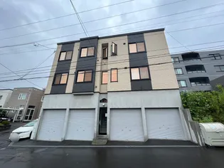 エミール平岡【102号室】の外観