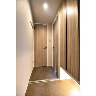 PREMIERーIST N.43(プレミアイスト エヌドット43【2階】の玄関