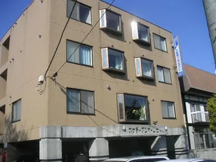 カナディアンホームビル【402号室】の外観