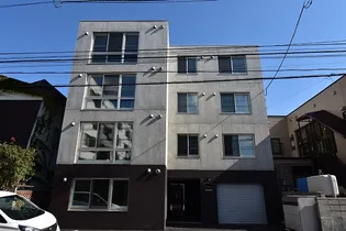 ル・ファール山鼻19条【3階】の外観