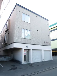 ラ・プリマヴェーラ弐番館【2階】の外観