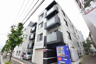 ヒューガパリス【2階】の外観