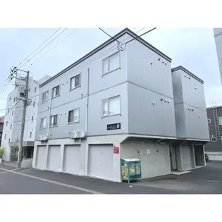 WEST COURT Bの画像