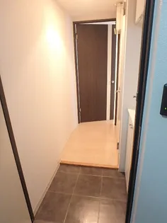 アルバミュウ【4階】の玄関