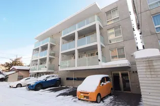 BERLINETTA EAST【4階】の外観