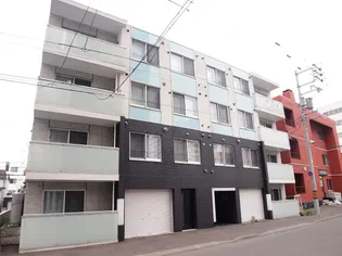 WINNIE L’OURSON(ウィニールルソン)【2階】の外観