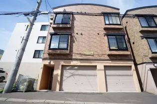 エステート乃木坂【3階】の外観