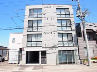 パレス椿【3階】の外観